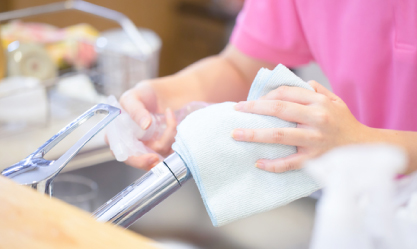 普段のお手入れでは手が回らないレンジ周りの頑固な油汚れや、浴室の湯垢・水垢汚れ、トイレの尿石汚れなど家族が毎日使用し、直接触れる場所だからいつもキレイで快適に。