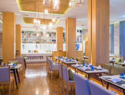 あらゆる業種の多様化するニーズに合わせ、お客様が思い描かれる店舗イメージの実現に向けてオリジナリティあふれるプランをご提案いたします。店舗の全面改装から居抜き物件を利用した小規模改装まで、プランニングから施工まで、オープンに向けて売上UPにつながる店舗を目指してトータルにサポートいたします。